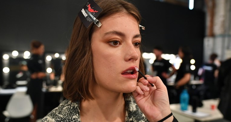 «Μετά τα 30 η περιποίηση του προσώπου μου δεν είχε αποτέλεσμα. Τι άλλαξα»: Μια editor συμβουλεύει