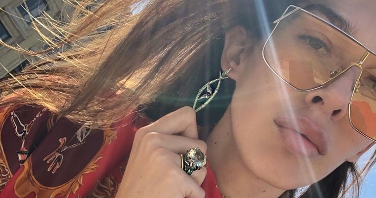 Είναι μοιραίο να ενδώσουμε όλες σε αυτή την τάση στα φθινοπωρινά κοσμήματα. Δεν την είχαμε προβλέψει