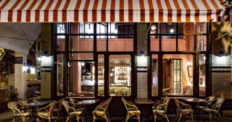 Au Grand Zinc: Η ιστορική κρεπερί των Εξαρχείων μεταφέρεται σε νέο χώρο