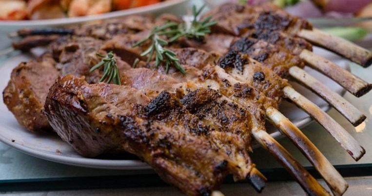Τα 10 καλύτερα στέκια για κρεατοφαγία την Τσικνοπέμπτη