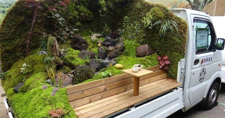 Γιατί στην Ιαπωνία φτιάχνουν κήπους μέσα στις καρότσες παλιών αυτοκινήτων; 
