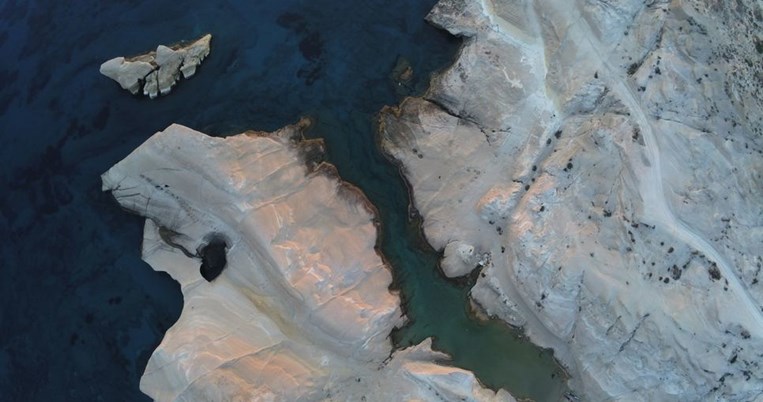 Ένα ελληνικό νησί στις 20 ομορφότερες παραλίες της Ευρώπης σύμφωνα με το National Geographic