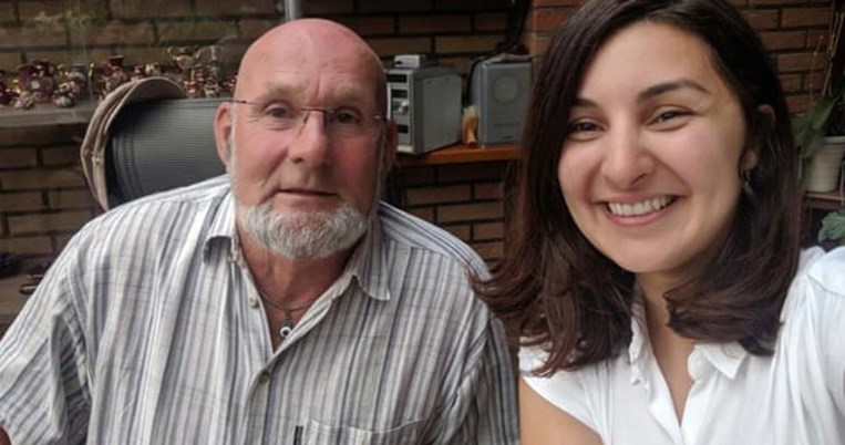 Η 29χρονη που έψαξε και βρήκε τον άντρα που της αγόρασε ένα ποδήλατο όταν ήταν 5 χρονών