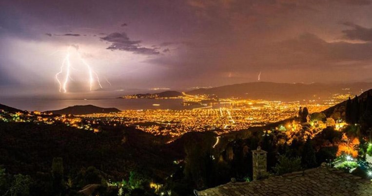 Πάνω από 3.000 κεραυνοί έπεσαν στην Ελλάδα μέσα σε μία μέρα, ανήμερα του Δεκαπενταύγουστου