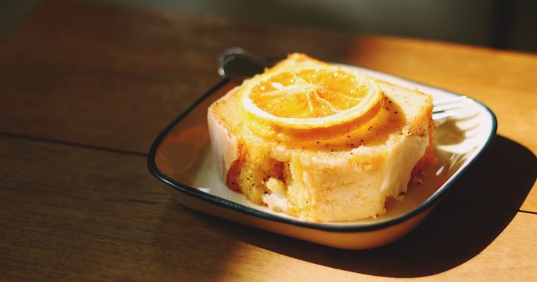 Πορτοκαλόπιτα με σιρόπι και ηλιέλαιο: Πιο ελαφριά γεύση, πιο ζουμερή απόλαυση 