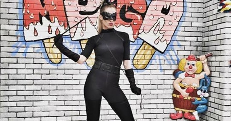 Δείτε βήμα βήμα την μεταμόρφωση της Ντορέττας Παπαδημητρίου σε cat woman