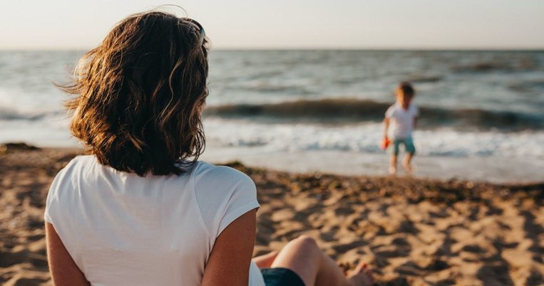 Πόσες φορές δεν αισθάνθηκες ότι κάτι λάθος κάνεις με το παιδί σου, ενώ οι άλλες τα κάνουν όλα σωστά;