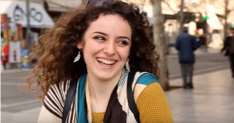 Η Action Aid έφτιαξε το πιο χαμογελαστό βίντεο για την Παγκόσμια Ημέρα της Γυναίκας