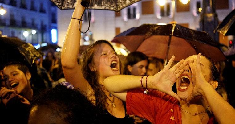 42 νεκρές το 2019: Η Ισπανία κατέβηκε στους δρόμους να διαδηλώσει για τη βία κατά των γυναικών