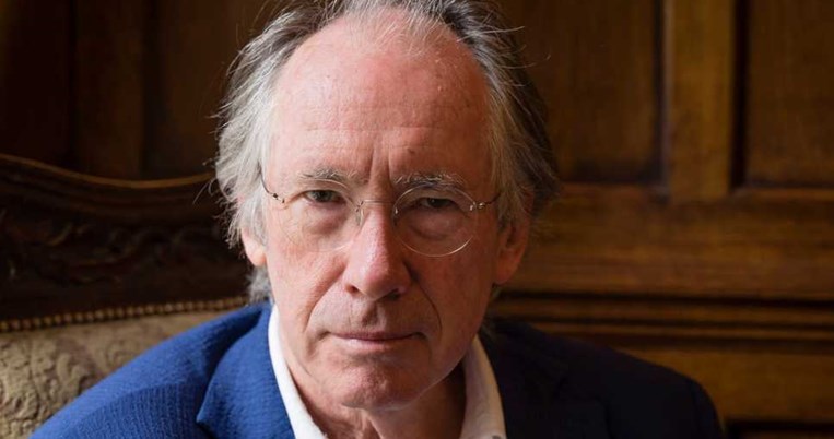 Ο σημαντικός, Βρετανός συγγραφέας Ian McEwan θα δώσει διάλεξη στο Αμερικανικό Κολλέγιο της Αθήνας