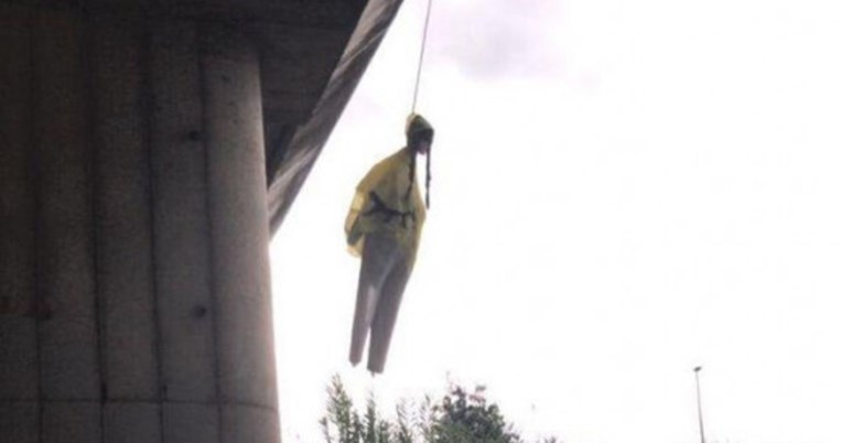 «Πράξη ντροπής». Κρέμασαν κούκλα ομοίωμα της Γκρέτα Τούνμπεργκ από γέφυρα