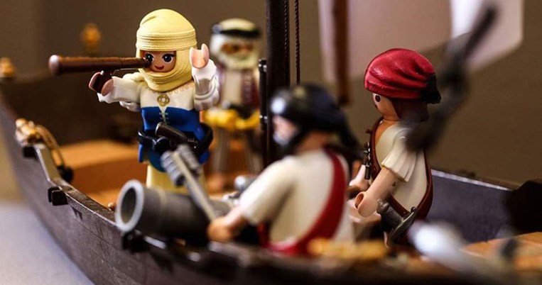 Η επανάσταση του ’21 σε Playmobil: Η πιο παιχνιδιάρικη έκθεση διδάσκει στα παιδιά ελληνική ιστορία