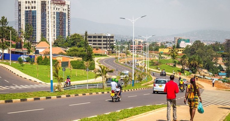 Το φωτεινό παράδειγμα της Ρουάντα: Πώς κατάφερε να γίνει μια από τις πιο καθαρές χώρες του κόσμου 