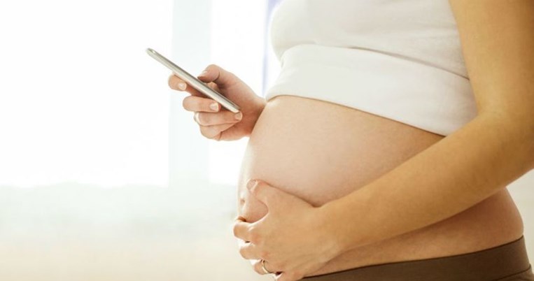 5 κανόνες που πρέπει να ακολουθείς στα social media όταν γεννάνε οι φίλοι σου