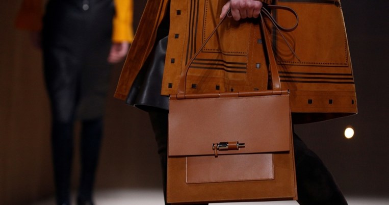 7 φθινοπωρινά κομμάτια που θα σε κάνουν την πιο καλοντυμένη στο δωμάτιο. Υπερστιλάτα και μοντέρνα