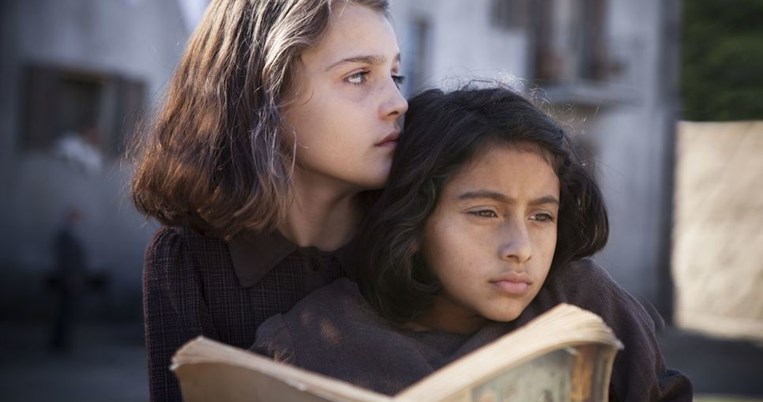 H ζωή των ενηλίκων. Φρενίτιδα στην Ιταλία για την κυκλοφορία του νέου βιβλίου της Έλενα Φεράντε