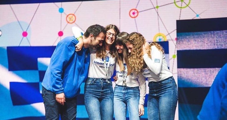 Τρεις Ελληνίδες μαθήτριες κατέκτησαν τη 2η θέση παγκοσμίως στην ολυμπιάδα ρομποτικής