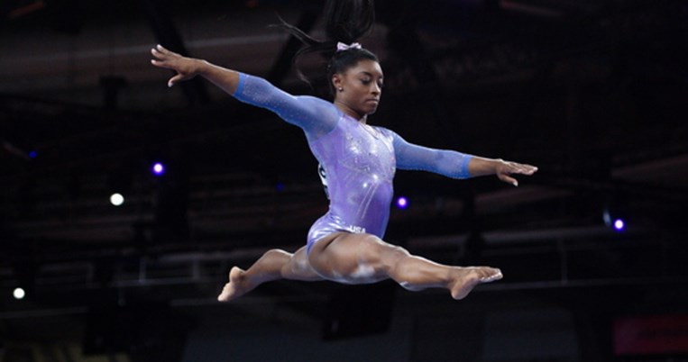 To τέλειο δεκάρι: H τραγική ιστορία ζωής της υπεραθλήτριας Σιμόν Μπάιλς