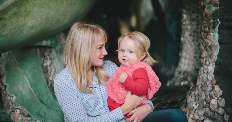 6 στους 10 νονούς βλέπουν το βαφτιστήρι τους κάθε μήνα: Ο ξεχωριστός αυτός θεσμός σε νέο παιχνίδι