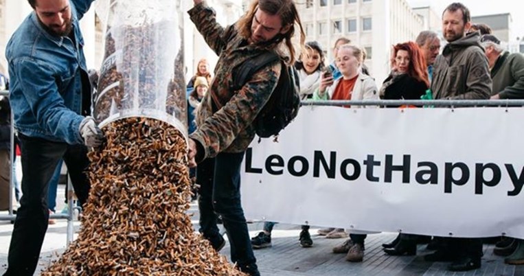 Βουνό τοξικών: 270.000 αποτσίγαρα μάζεψαν εθελοντές από τους δρόμους των Βρυξελλών μέσα σε 3 ώρες