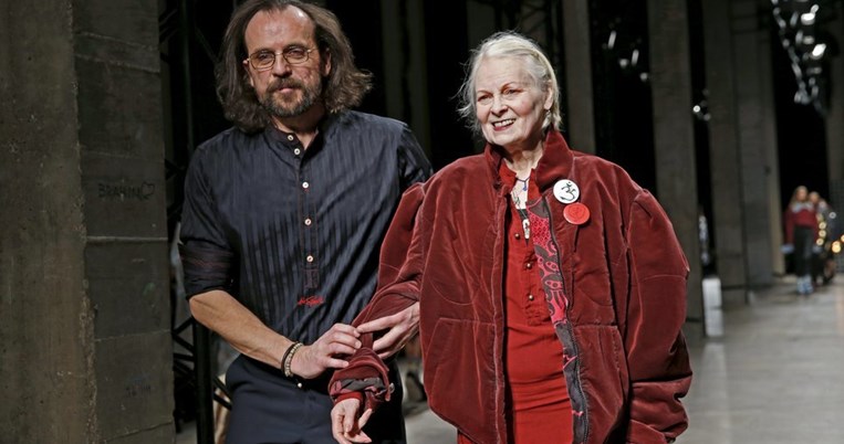 Πώς η Vivienne Westwood έσωσε το μοντέλο της από sexy ατύχημα στο catwalk