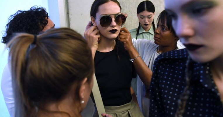 Οι χρυσοί κανόνες που πρέπει να γνωρίζεις για να αγοράσεις το ιδανικό τζιν και να το «λιώσεις» 