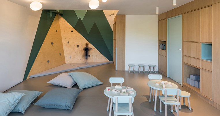 Αυτός ο ελληνικός παιδότοπος στη Γλυφάδα βραβεύτηκε διεθνώς. Ένας από τους ομορφότερους στην Ευρώπη