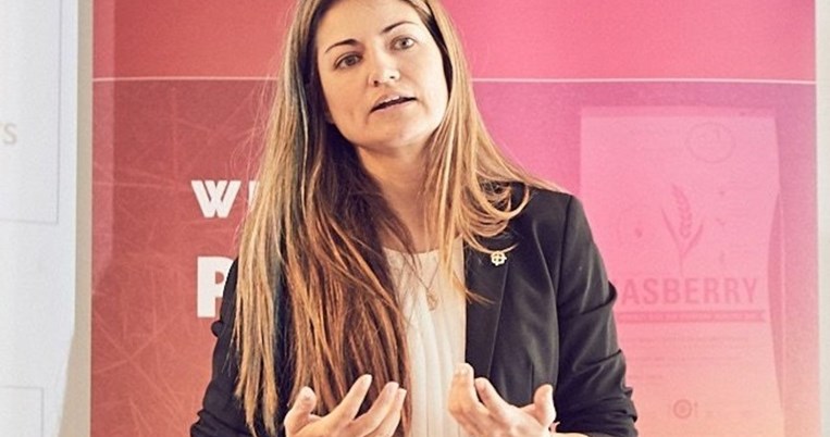 Η Ελληνίδα που ανακάλυψε πώς θα προστατευτούμε από τα χημικά με τη βοήθεια ενός app στο κινητό 