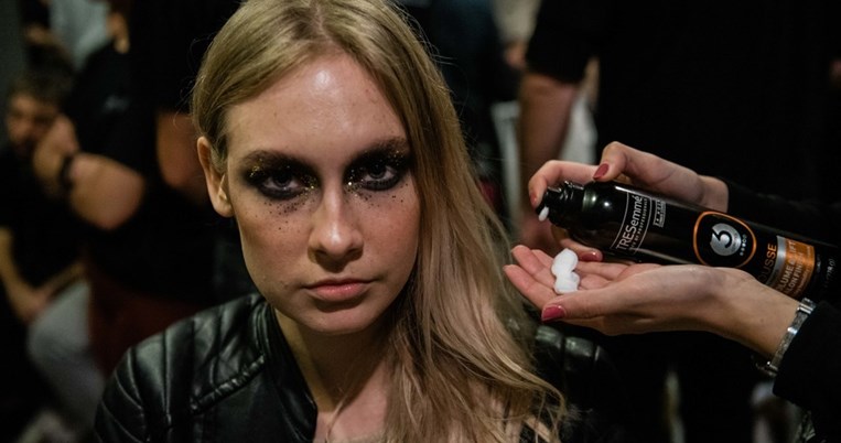 Το brand που προσγειώθηκε στην Ελλάδα από την Εβδομάδα Μόδας της Νέας Υόρκης αλλάζει τα μαλλιά μας