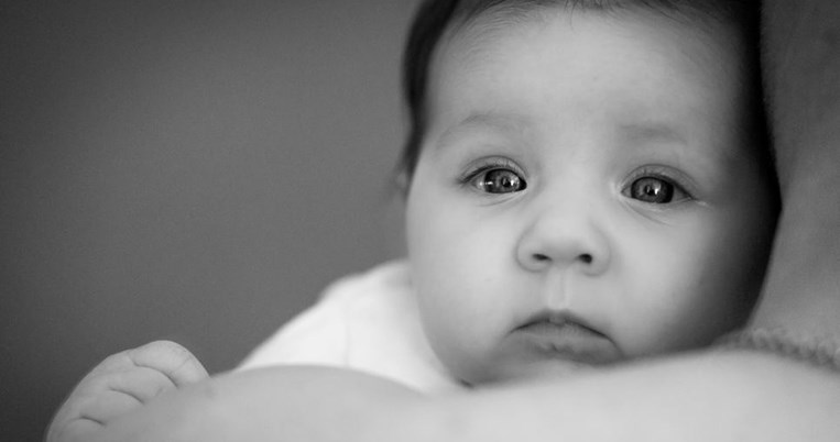 Ένας παιδίατρος μάς λέει όσα πρέπει να ξέρουμε για τη διφθερίτιδα: Συμπτώματα, επιπλοκές, πρόληψη