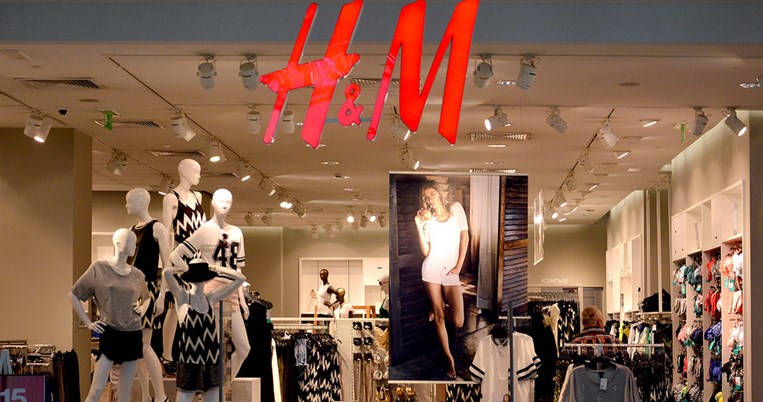 Απόφαση που αλλάζει τον τρόπο που ντυνόμαστε. Τα H&M αρχίζουν να νοικιάζουν ρούχα στους πελάτες τους