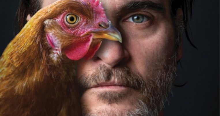 «Είμαστε όλοι ζώα». Ο Χοακίν Φίνιξ ανακηρύχθηκε «Πρόσωπο του 2019» από τη PETA