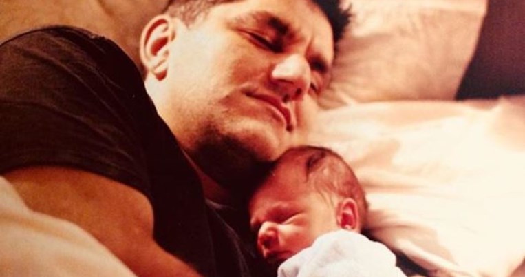 «Αυτό το σαμιαμίδι γίνεται 21 χρονών άντρας». Η συγκινητική ανάρτηση του Νίκου Πορτοκάλογλου 