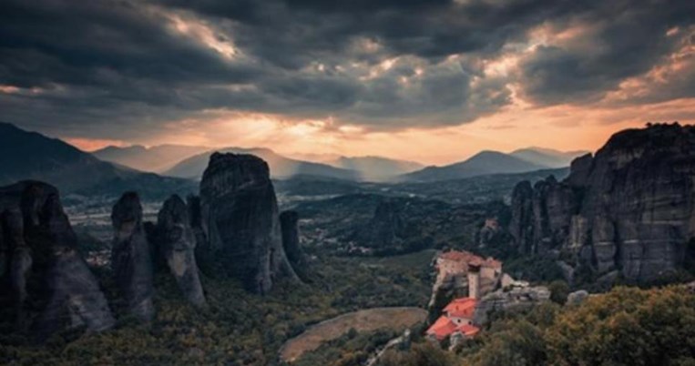 Μία φωτογραφία των Μετεώρων πρώτη σε διεθνή διαγωνισμό