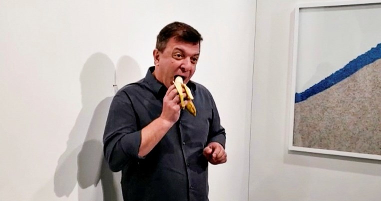 Η μπανάνα του Μαουρίτσιο Κατελάν των 108.000 ευρώ και ο εικαστικός που την έφαγε
