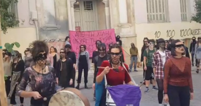 «Ο βιαστής είσαι εσύ»: Όταν οι γυναίκες στο Ηράκλειο Κρήτης ερμήνευσαν τον ύμνο ενάντια στη βία