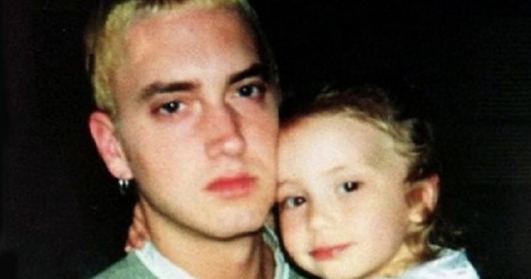 Μια ιστορία σπάνια στη σοουμπίζ: Η κόρη του Eminem μεγάλωσε αλλά δεν είναι όπως τη φαντάζεσαι 