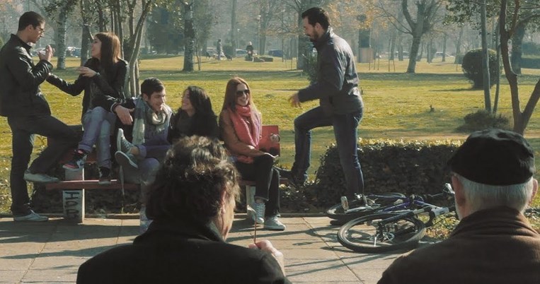 Τι θα έκανες αν ξυπνούσες και ήσουν 30 χρόνια νεότερος; Η ταινία που θα έπρεπε να βλέπουμε κάθε μέρα