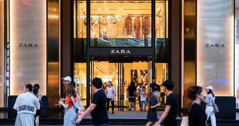 Aυτό είναι το ρούχο που έχει ξεπουλήσει περισσότερο από οποιοδήποτε άλλο στα Zara