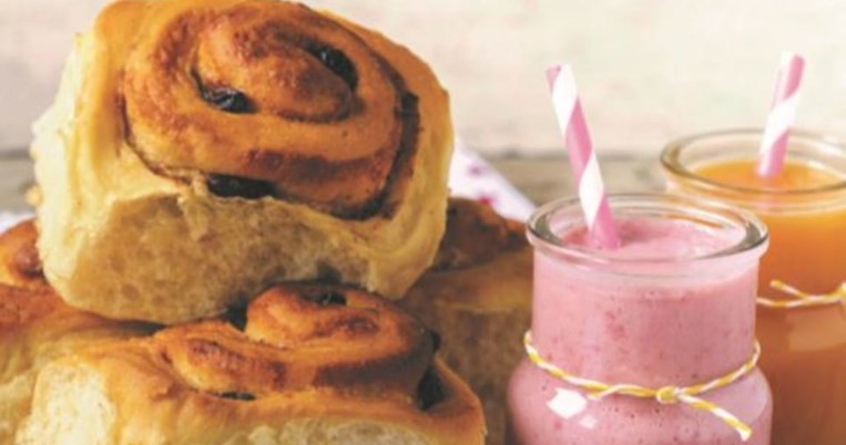 Σταφιδόψωμα χωρίς ζάχαρη: Το πιο απολαυστικό και υγιεινό γλυκό σνακ για τα πρωινά των γιορτών