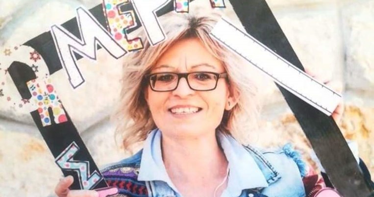 «Ο δάσκαλος δουλεύει την ψυχή»: Βραβευμένη Ελληνίδα εκπαιδευτικός διδάσκει προπαίδεια με μουσική