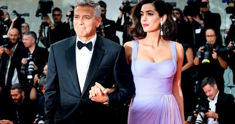 Το πανωφόρι που θα φορέσουμε όλες φέτος είναι το αγαπημένο της Αμάλ Αλαμουντίν εδώ και χρόνια