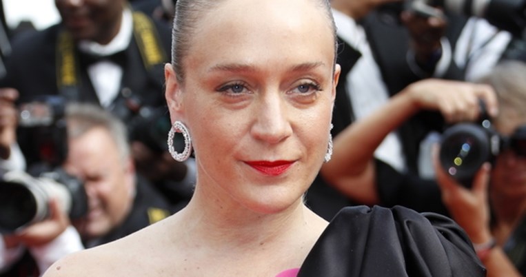 Η Chloë Sevigny έγκυος στα 45 της. Η πρόσφατη εμφάνιση της ηθοποιού στη Νέα Υόρκη 