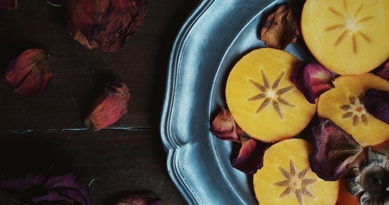 Το «υγιεινό σνακ» που μας γερνάει ύπουλα. Μέχρι τώρα το καταναλώναμε με τις χούφτες