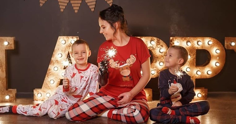 «Ευτυχισμένη χωρίς χέρια»: Ακρωτηριασμένη από τον σύζυγό της, γίνεται σύμβολο κατά της κακοποίησης