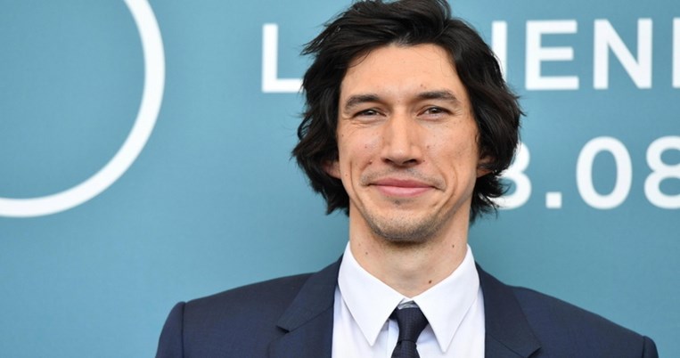 Γιατί όλος ο πλανήτης μιλάει για τον Άνταμ Ντράιβερ, τον νέο ομορφάσχημο του Χόλιγουντ