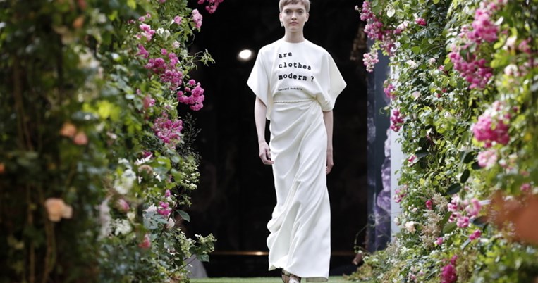 Ποτέ δεν αγοράζω παπούτσια με αυτή τη λεπτομέρεια που τα κάνει να δείχνουν φτηνά