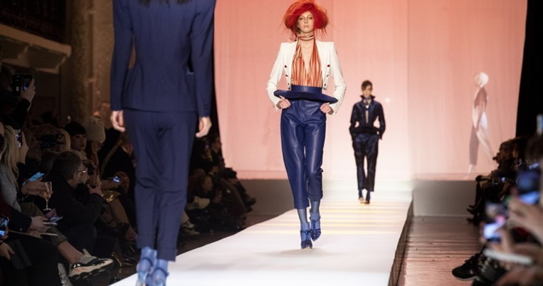 Από τότε που αγόρασα αυτό το φόρεμα από τα H&M, όλοι νομίζουν ότι είναι επώνυμου σχεδιαστή