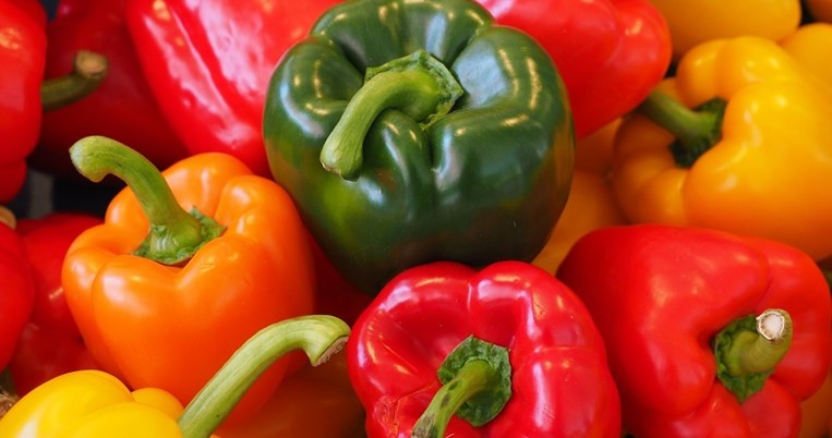 Γιατί οι κόκκινες πιπεριές είναι πιο ακριβές από όλες τις υπόλοιπες;
