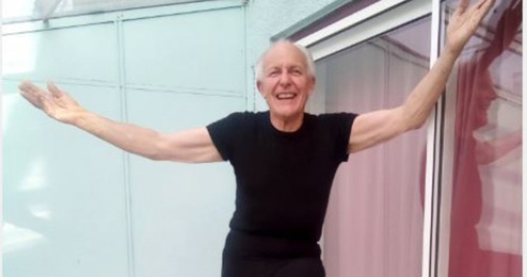 75χρονος άντρας άρχισε μπαλέτο όταν έχασε τη σύζυγό του. Τώρα παίρνει τη μία διάκριση μετά την άλλη
